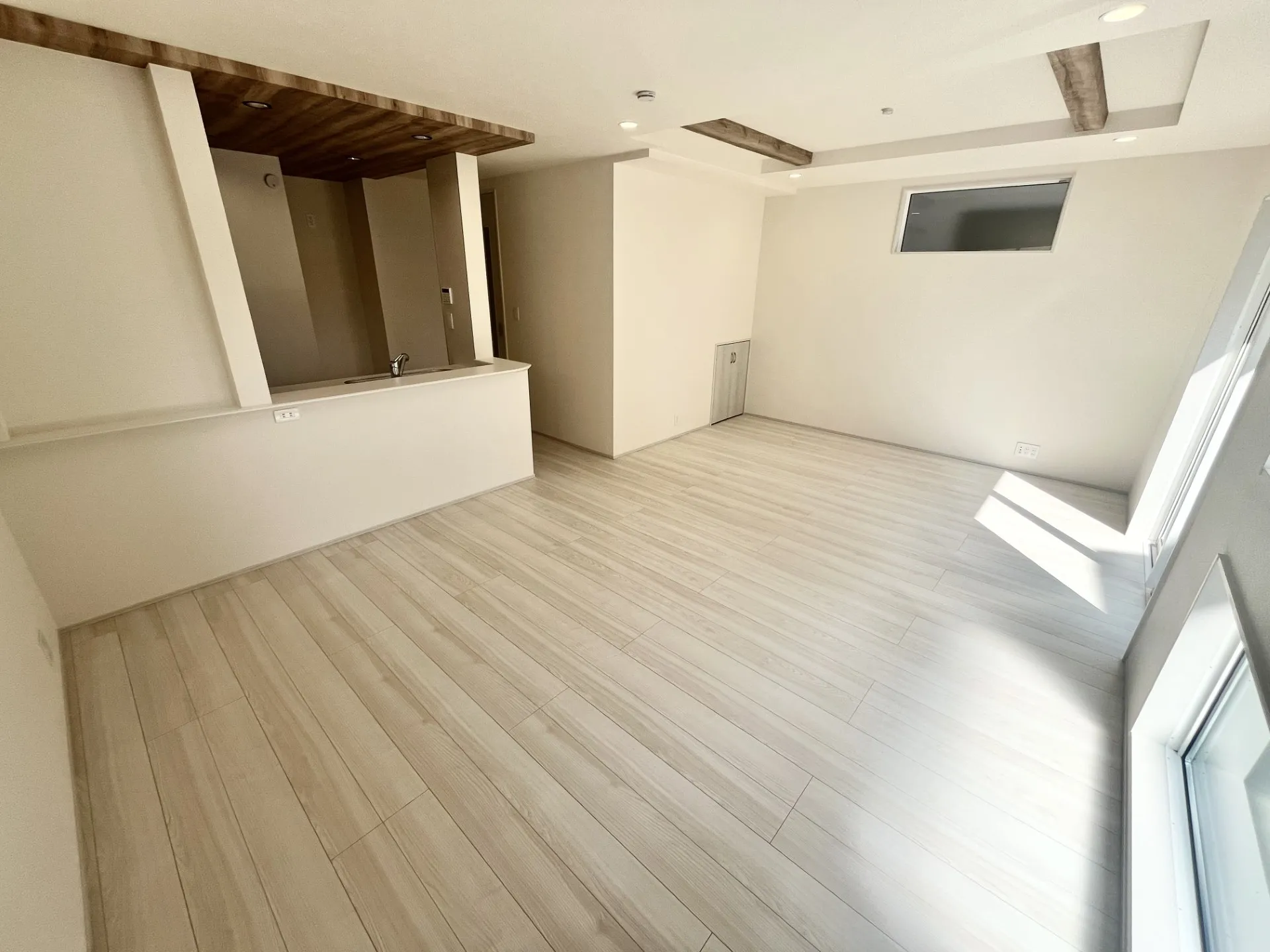 【2号棟】19.75帖のリビング