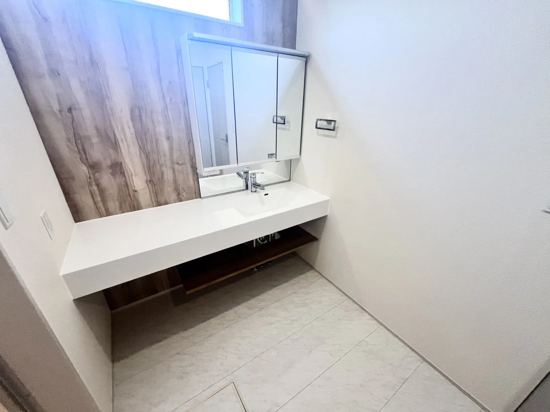 【2号棟】お掃除のしやすいフルフラットカウンターの洗面化粧台