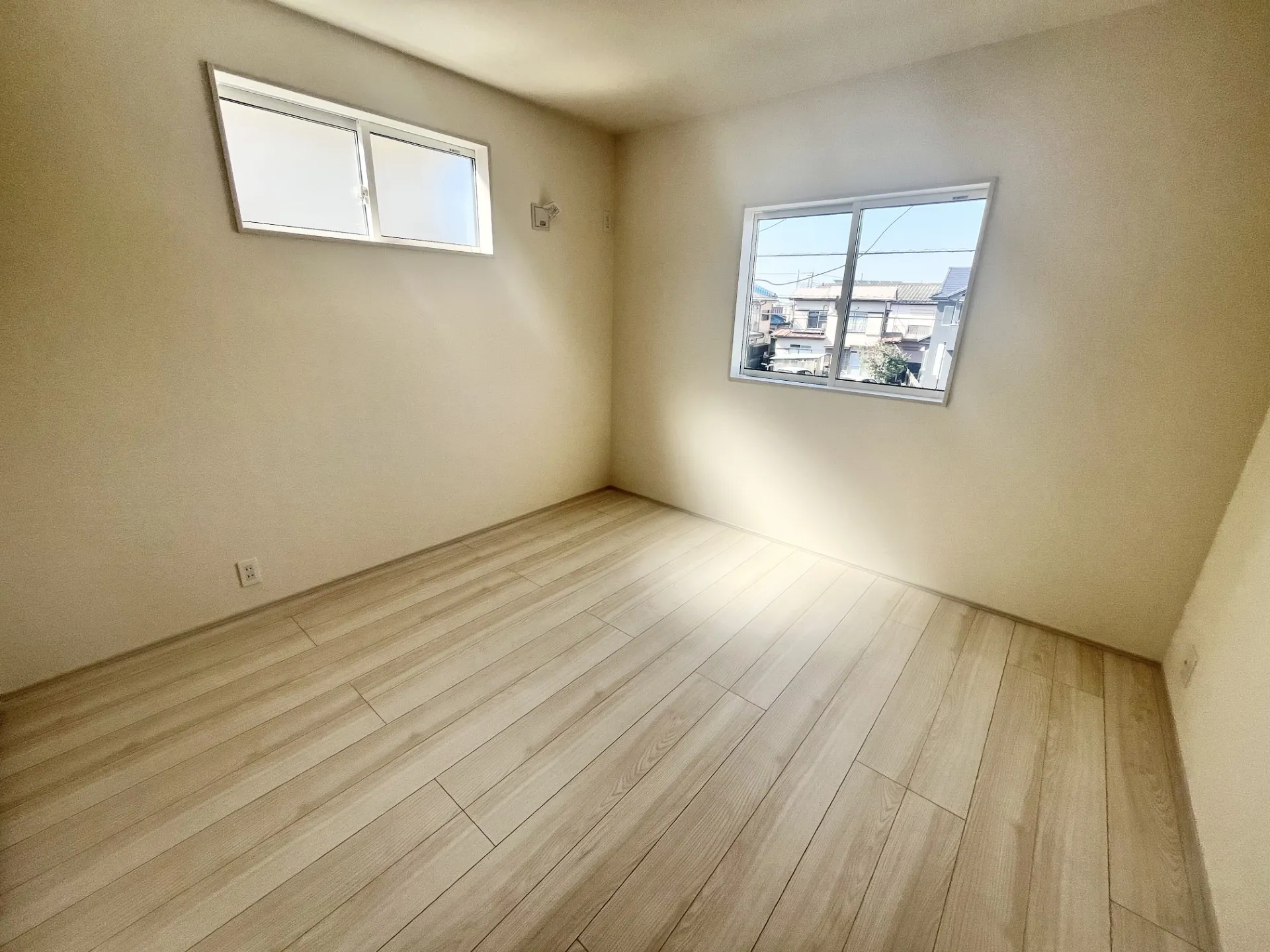 【2号棟】6.12帖の洋室