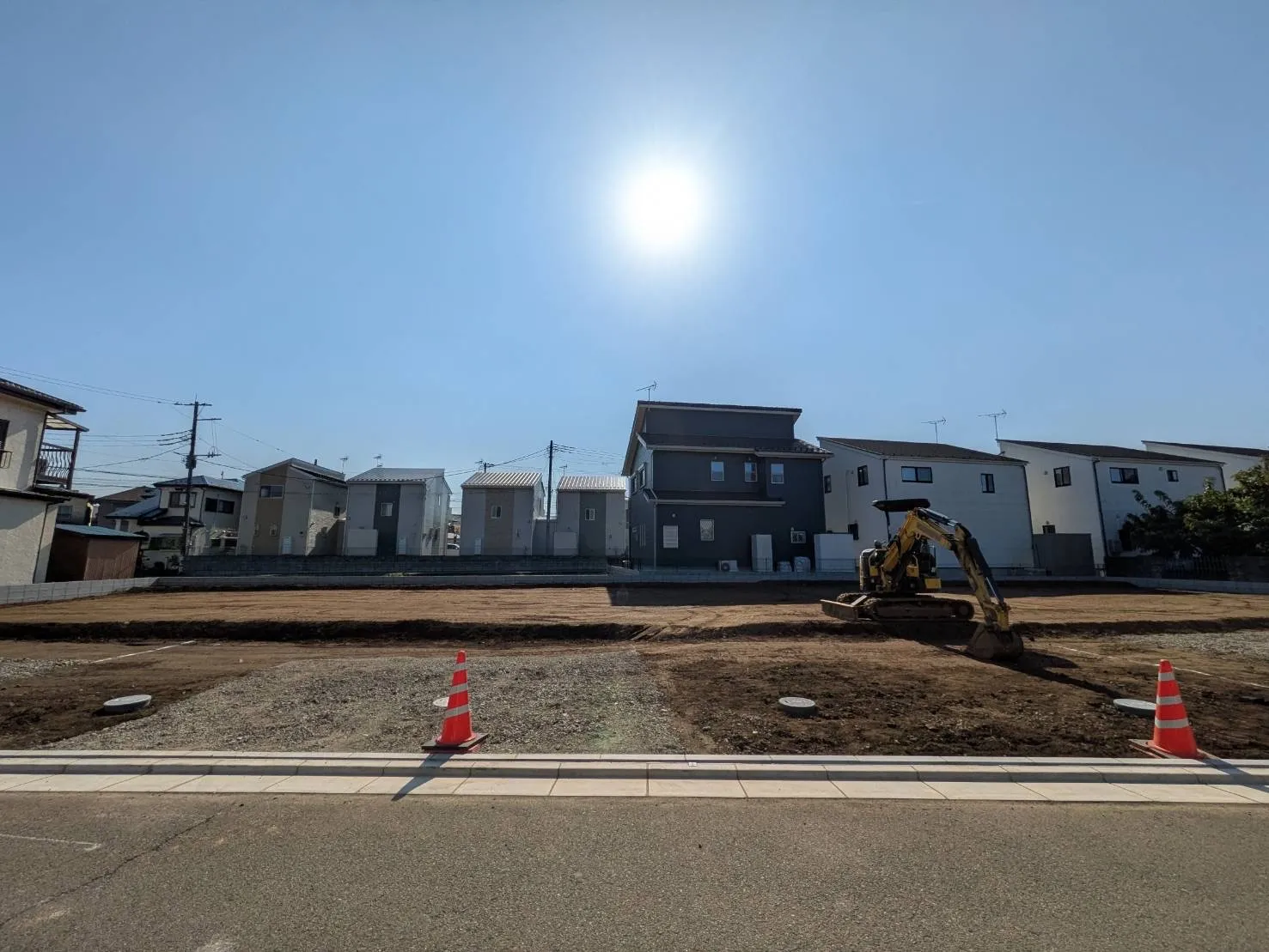 【更地写真】1棟1棟が異なるこだわりのデザイン設計