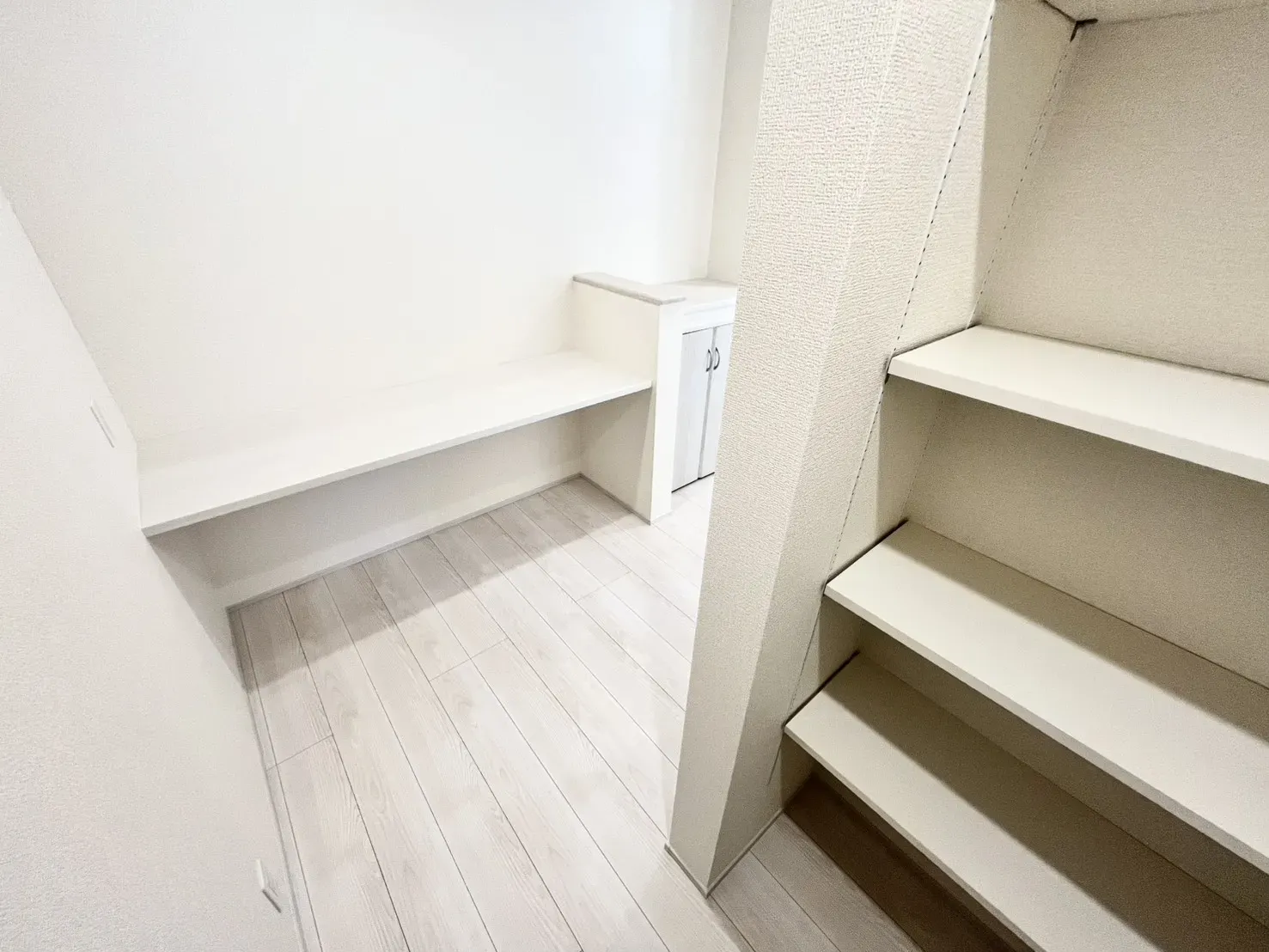 【4号棟】特売で買いすぎても安心の広々パントリー