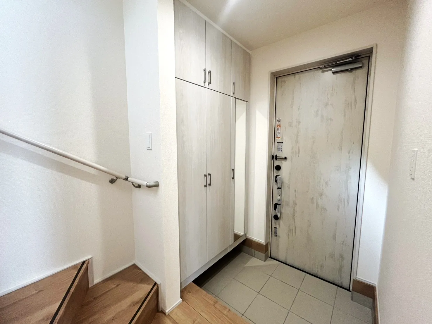 【玄関:2号棟】