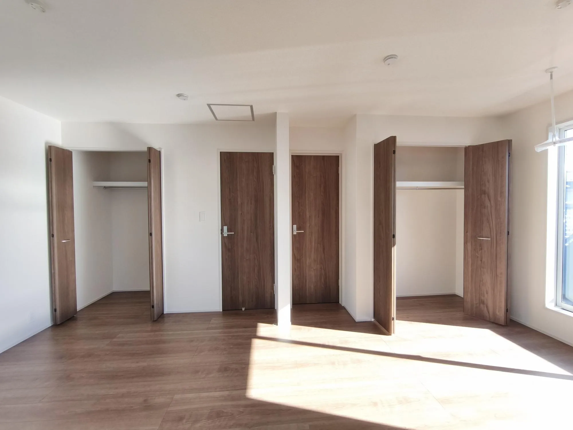 11.25帖洋室　クローゼット