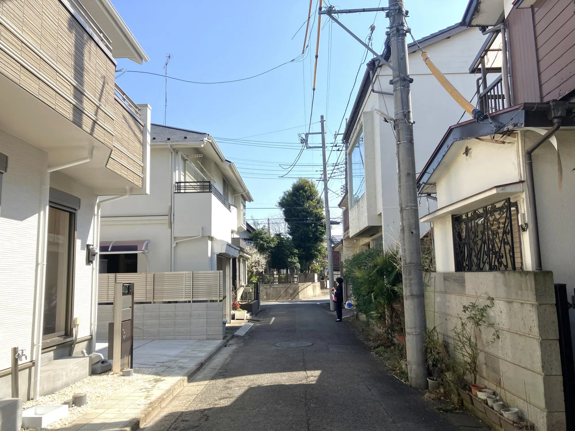 バランスの良い配色で美しさと落ち着きを両立。シンプルな外観が家族の日常に寄り添う心地よい住宅です