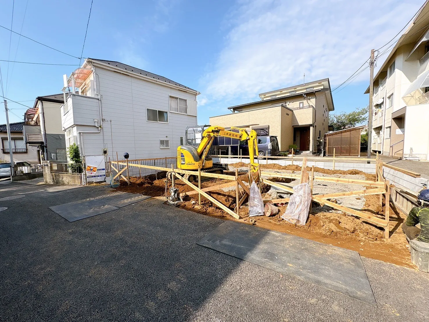 【販売現地】太陽光パネル標準装備♪