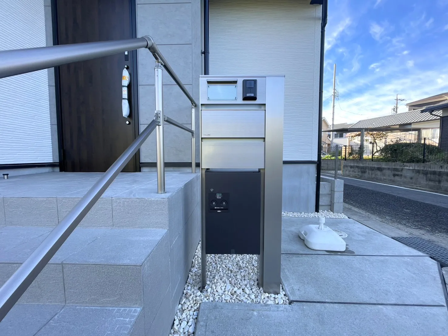 販売現地　宅配ボックス