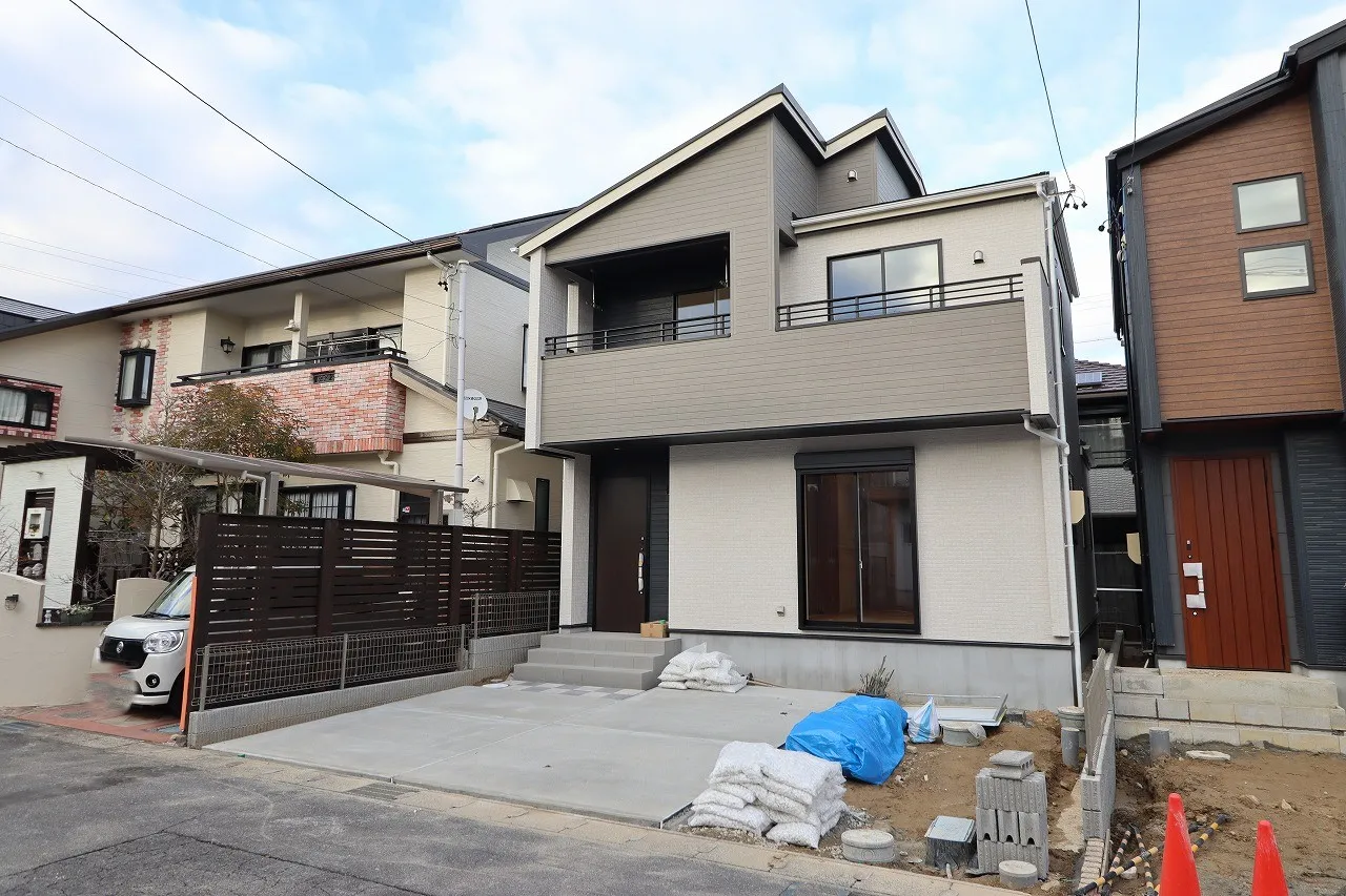 ①号棟　外観写真(足場外れ)