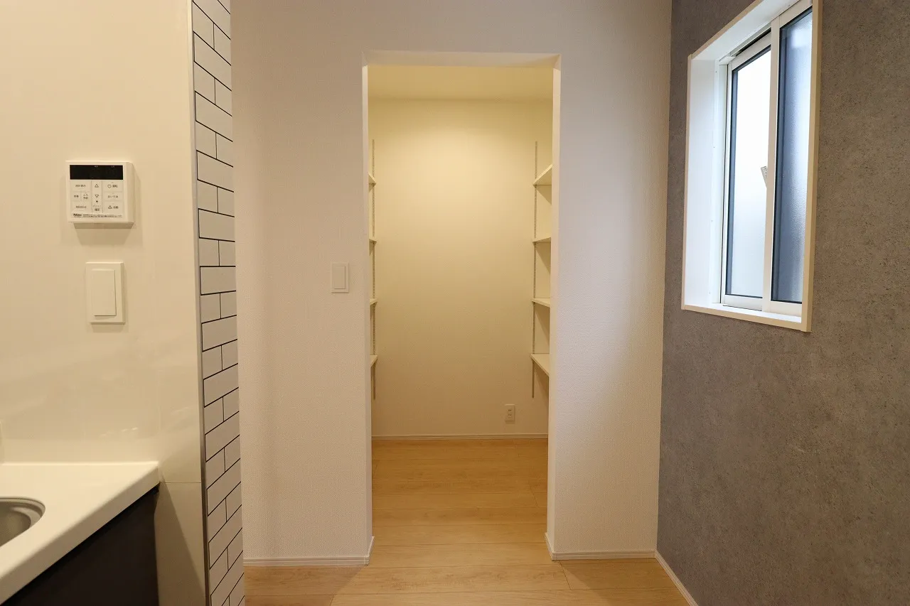 ①号棟　パントリー