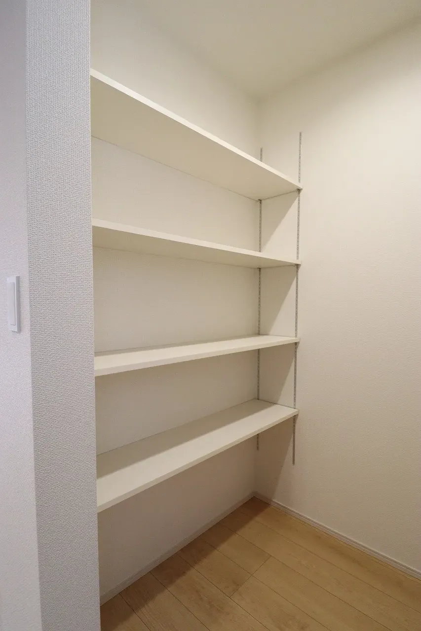 ①号棟　パントリー