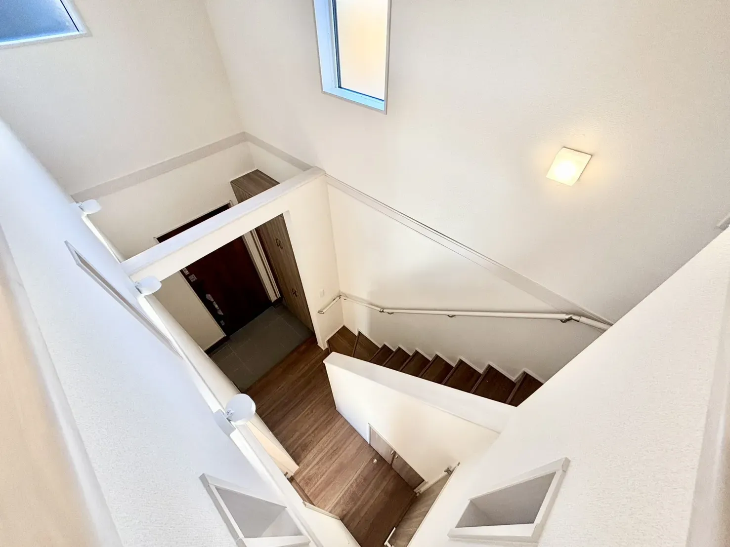 ②号棟玄関吹き抜け