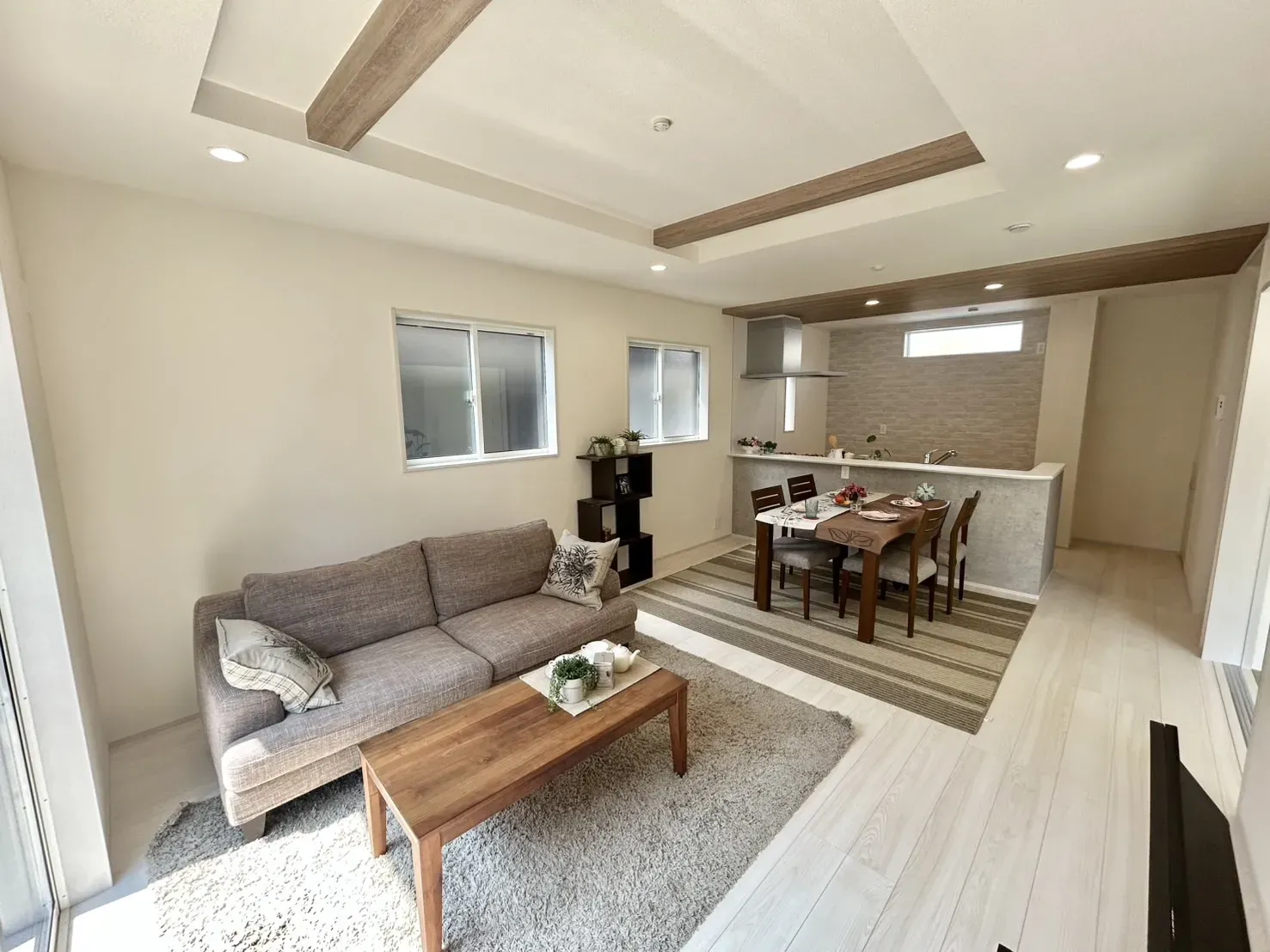 LDK　家具付の販売ではありません。