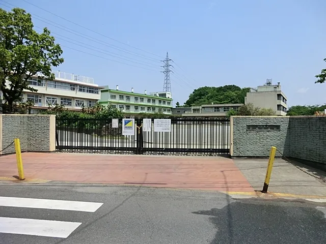 川口市立新郷小学校