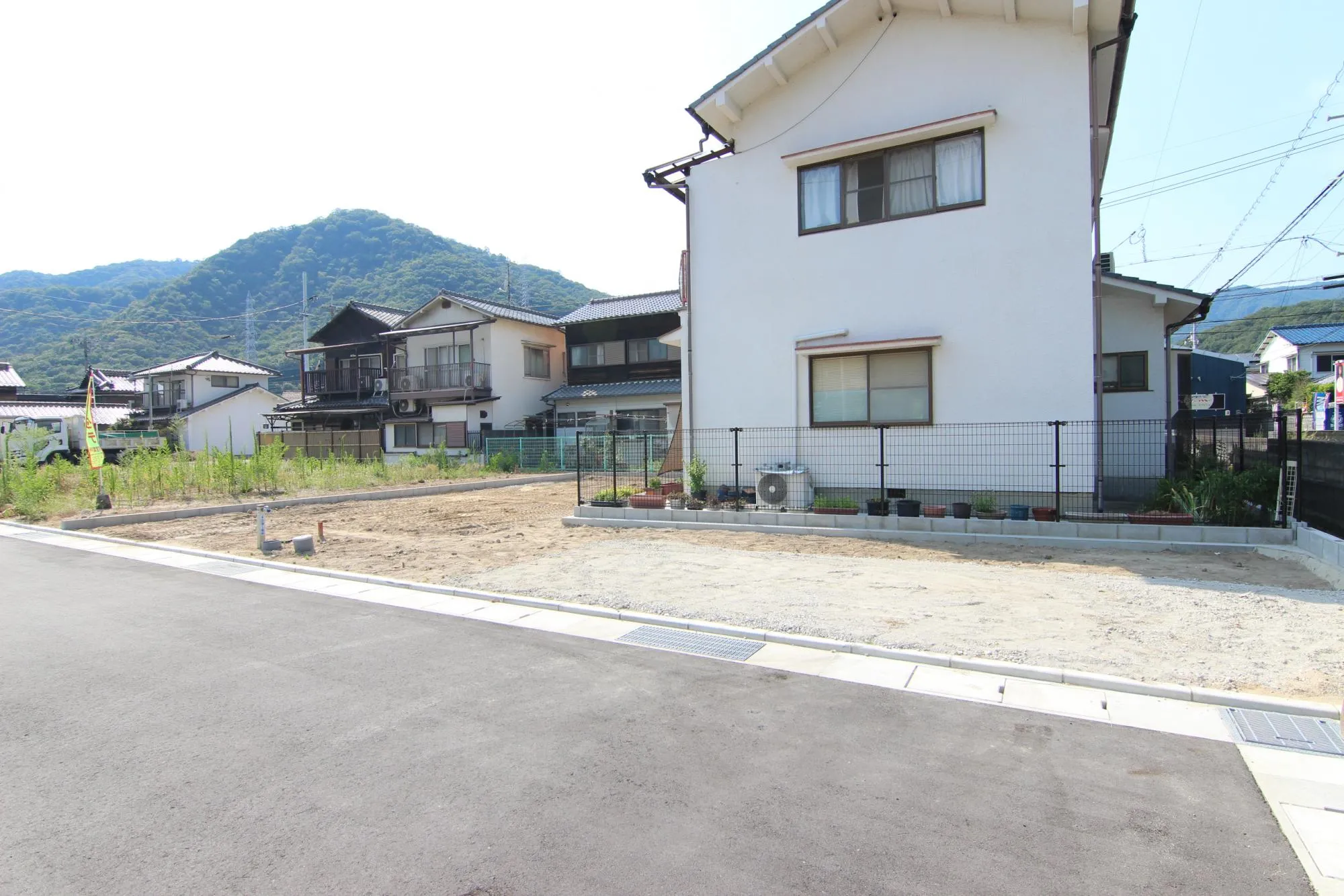 前面道路から見た宅地