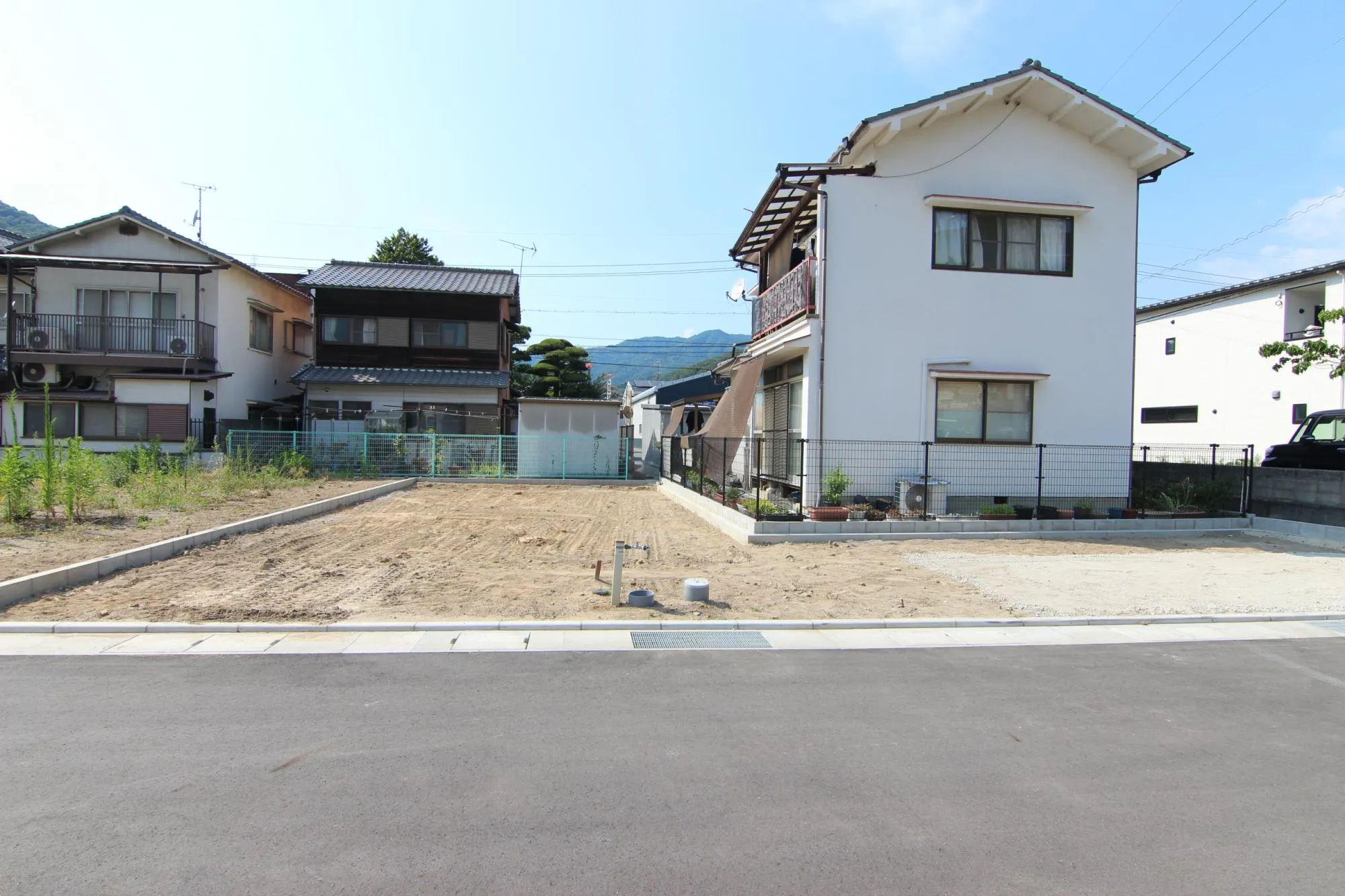 前面道路から見た宅地