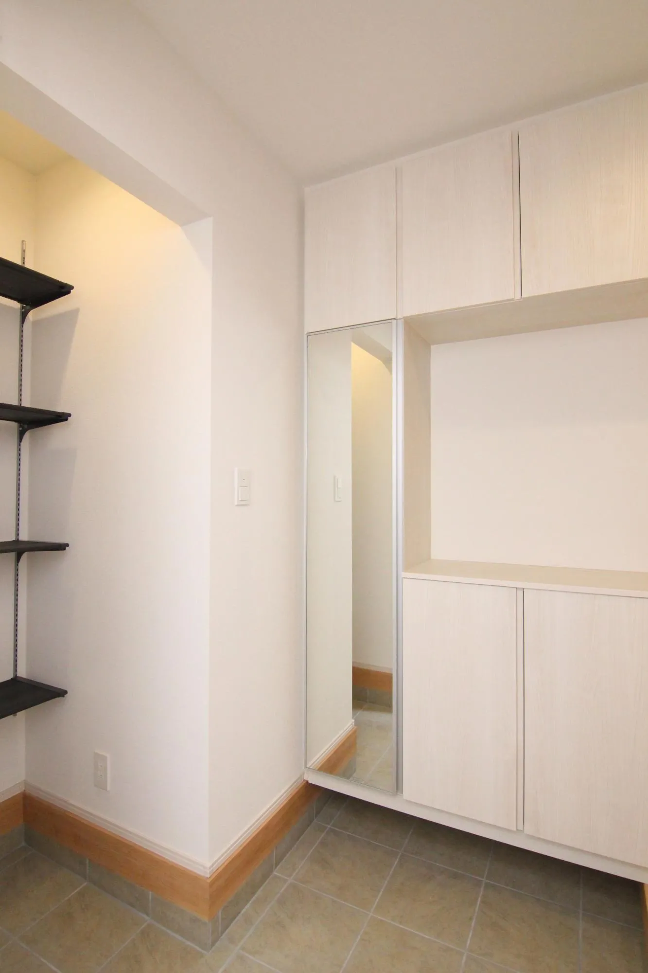 【玄関】【1号棟】