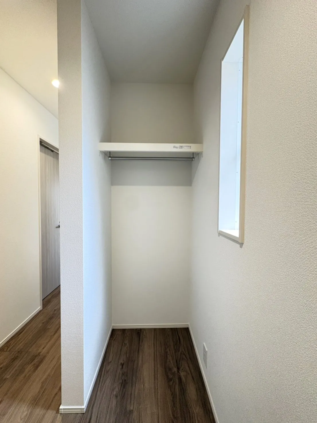 【玄関】【2号棟】