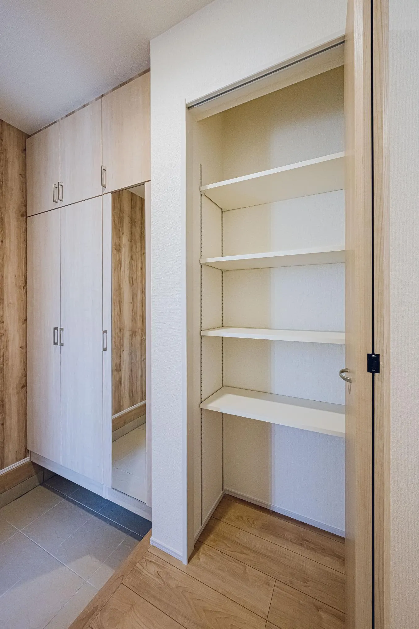 1号棟:玄関収納