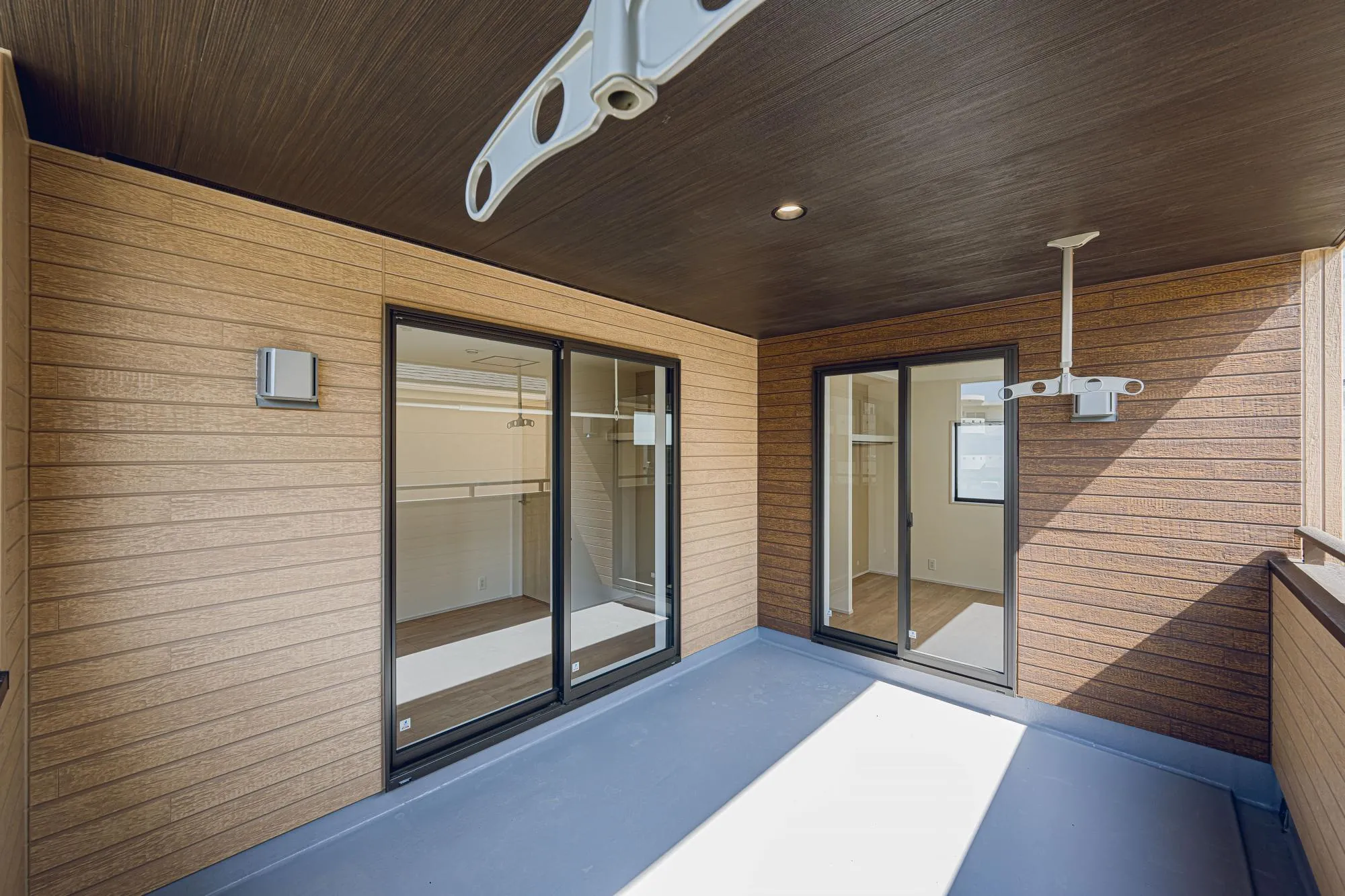 1号棟:2つの部屋にまたがるインナーバルコニー