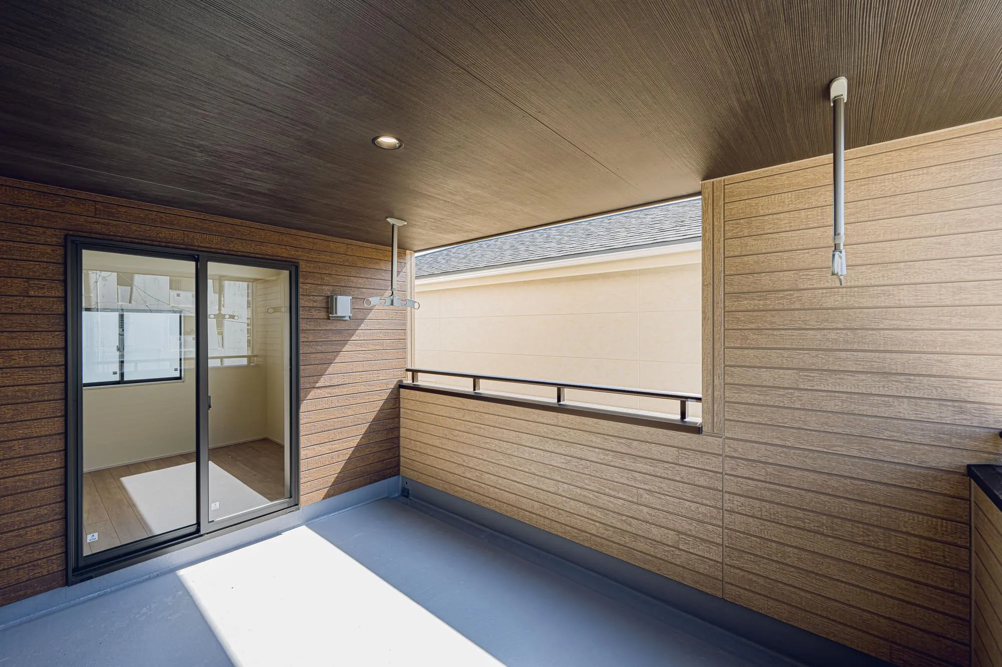 1号棟:2つの部屋にまたがるインナーバルコニー