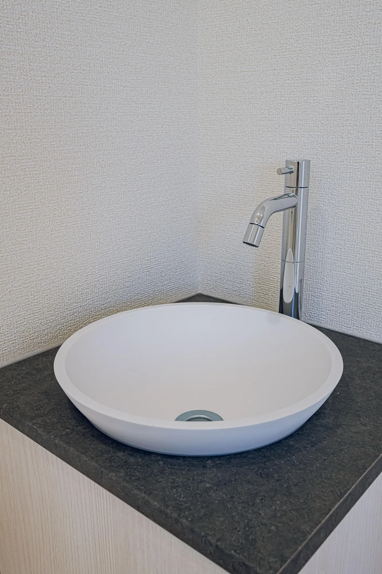 2号棟:玄関廊下の手洗い器