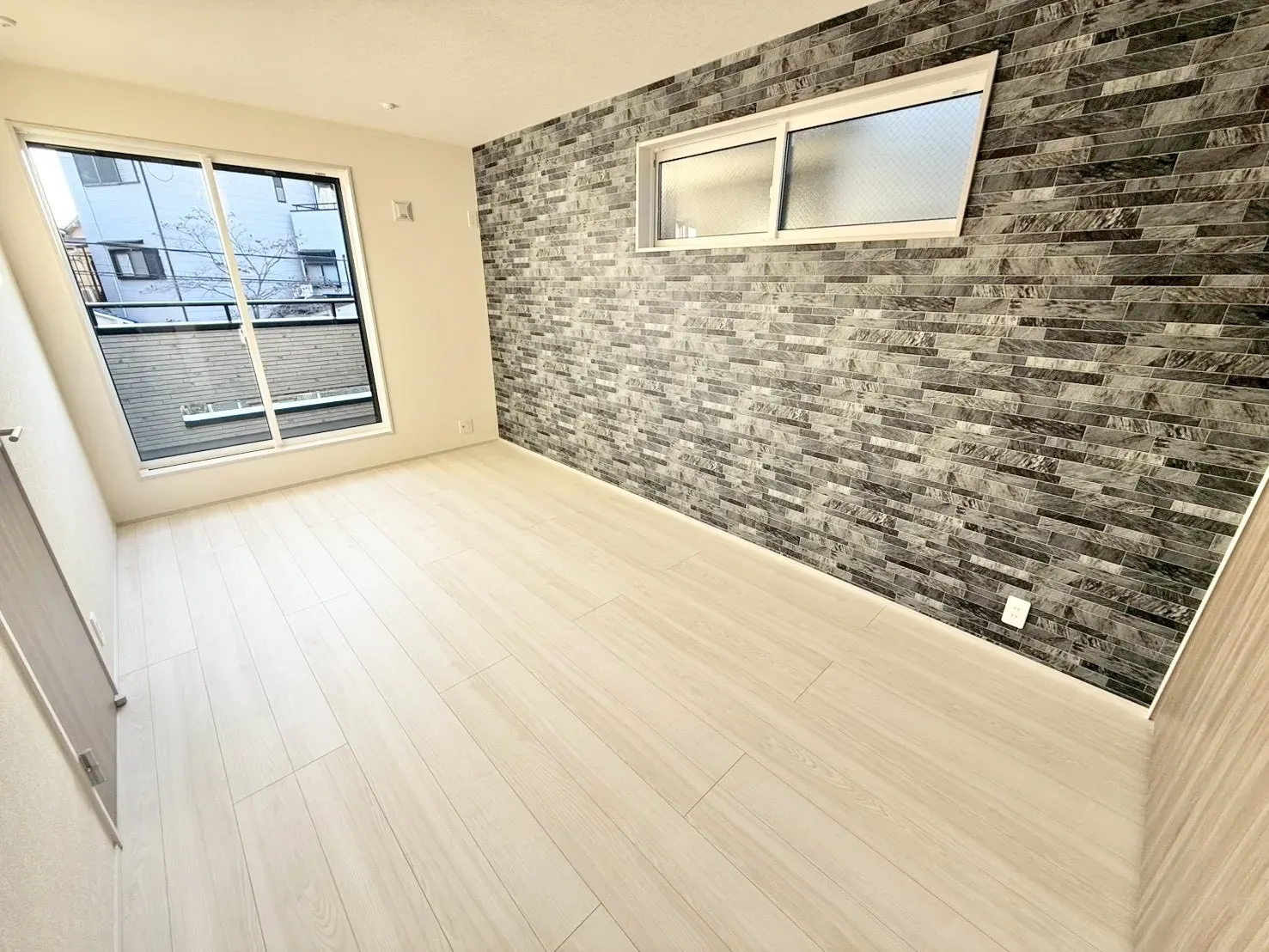 【洋室7.37帖 | 1号棟】