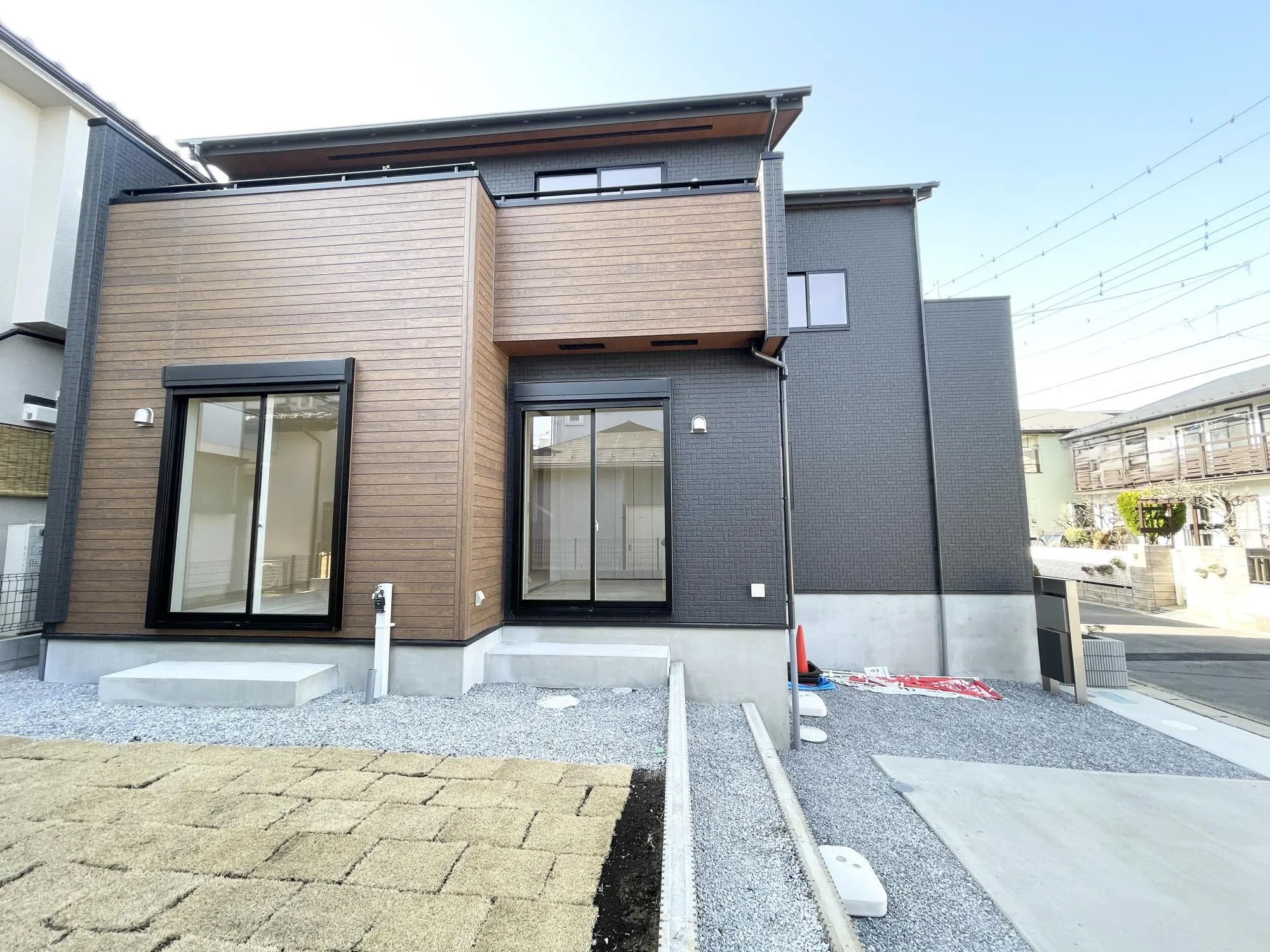 【外観写真】様々な税制優遇が受けられる、長期優良住宅です!永く住み続けられるこだわりの構造と、折上天井やアクセントクロスなどを施した、デザイン性にも配慮しています♪