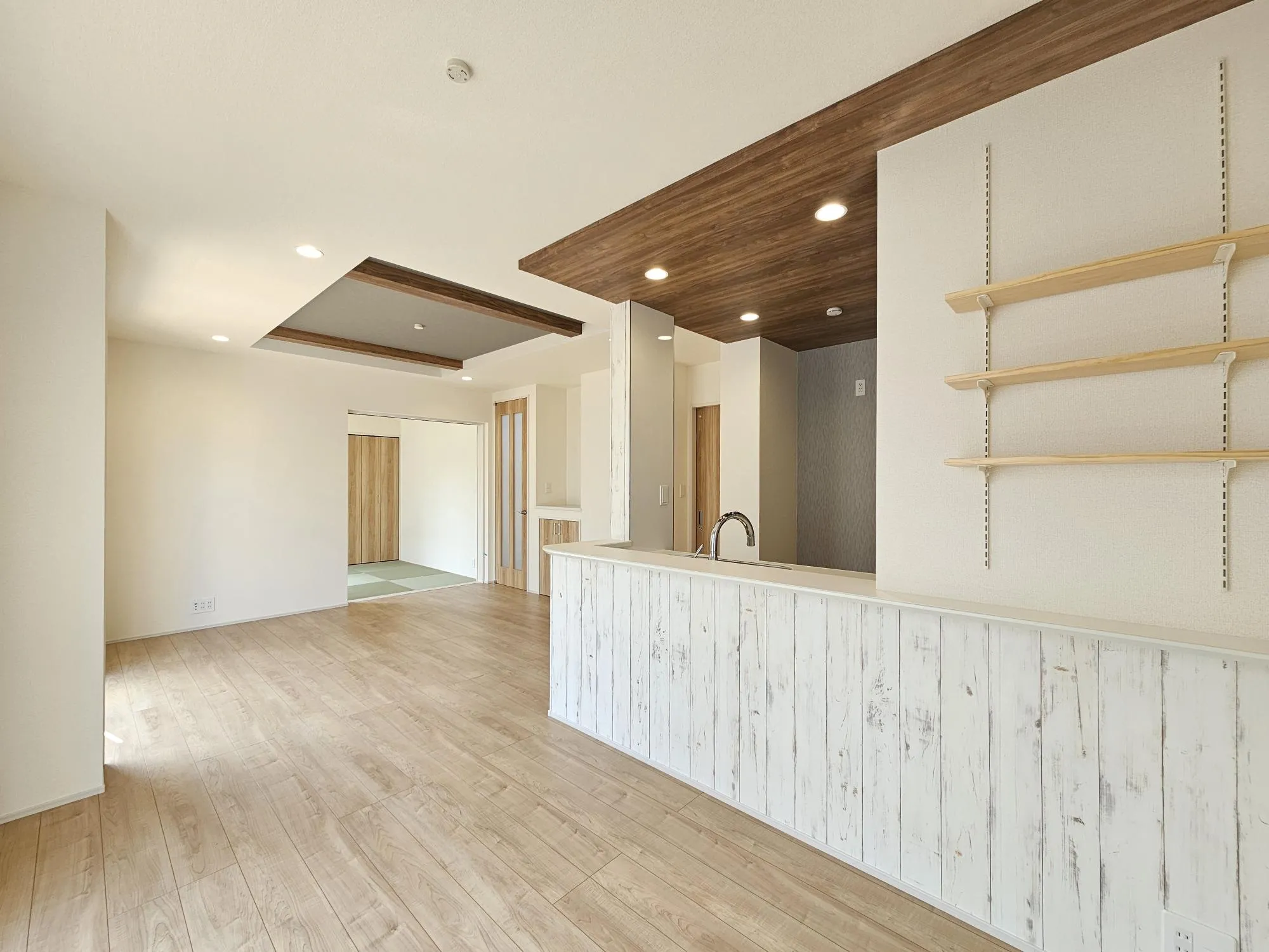 1号棟　LDK(16.0帖)