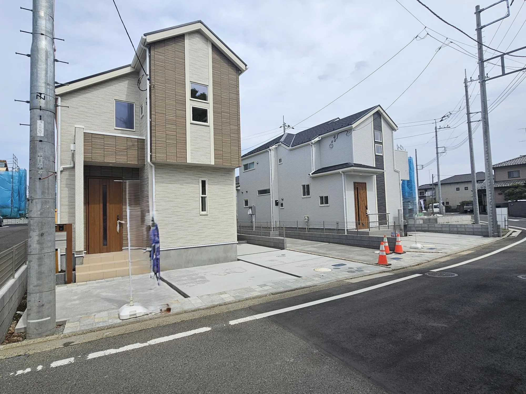 販売現地①③(R8.4.21)
全22棟の大型分譲現場!
先行6棟販売いたします♪