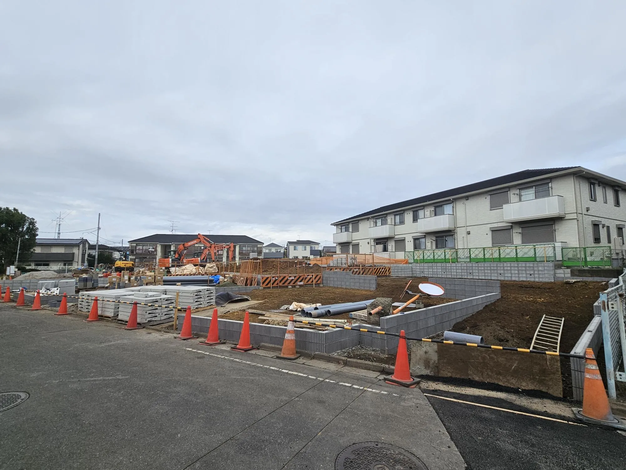 販売現地⑳㉑㉒(R7.11.23)
カースペースは2台駐車可能です(車種による)