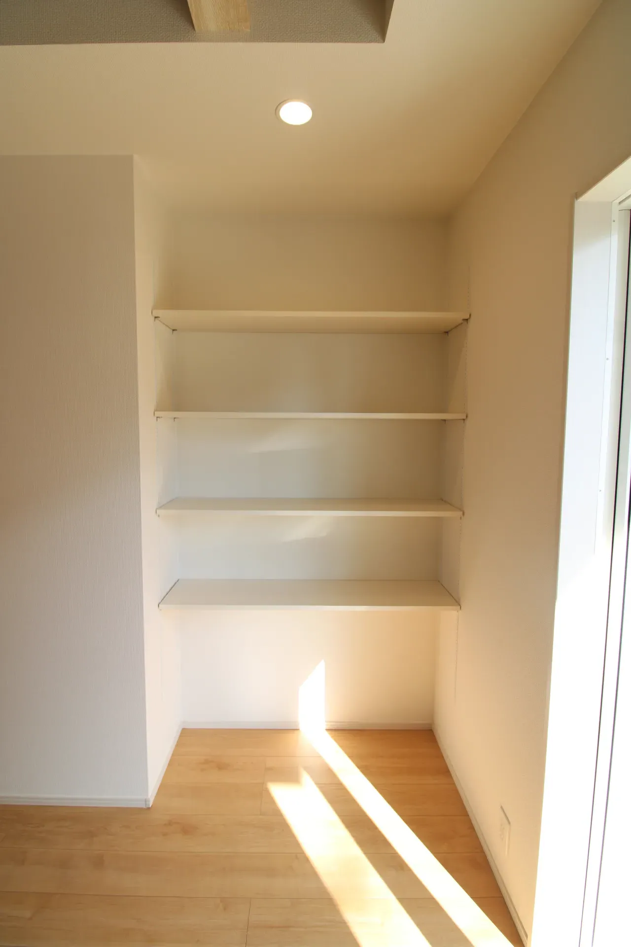 リビング可動棚