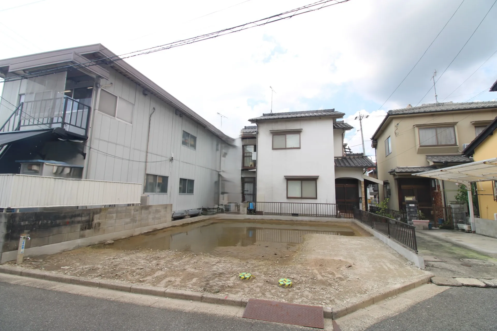 前面道路から見た宅地