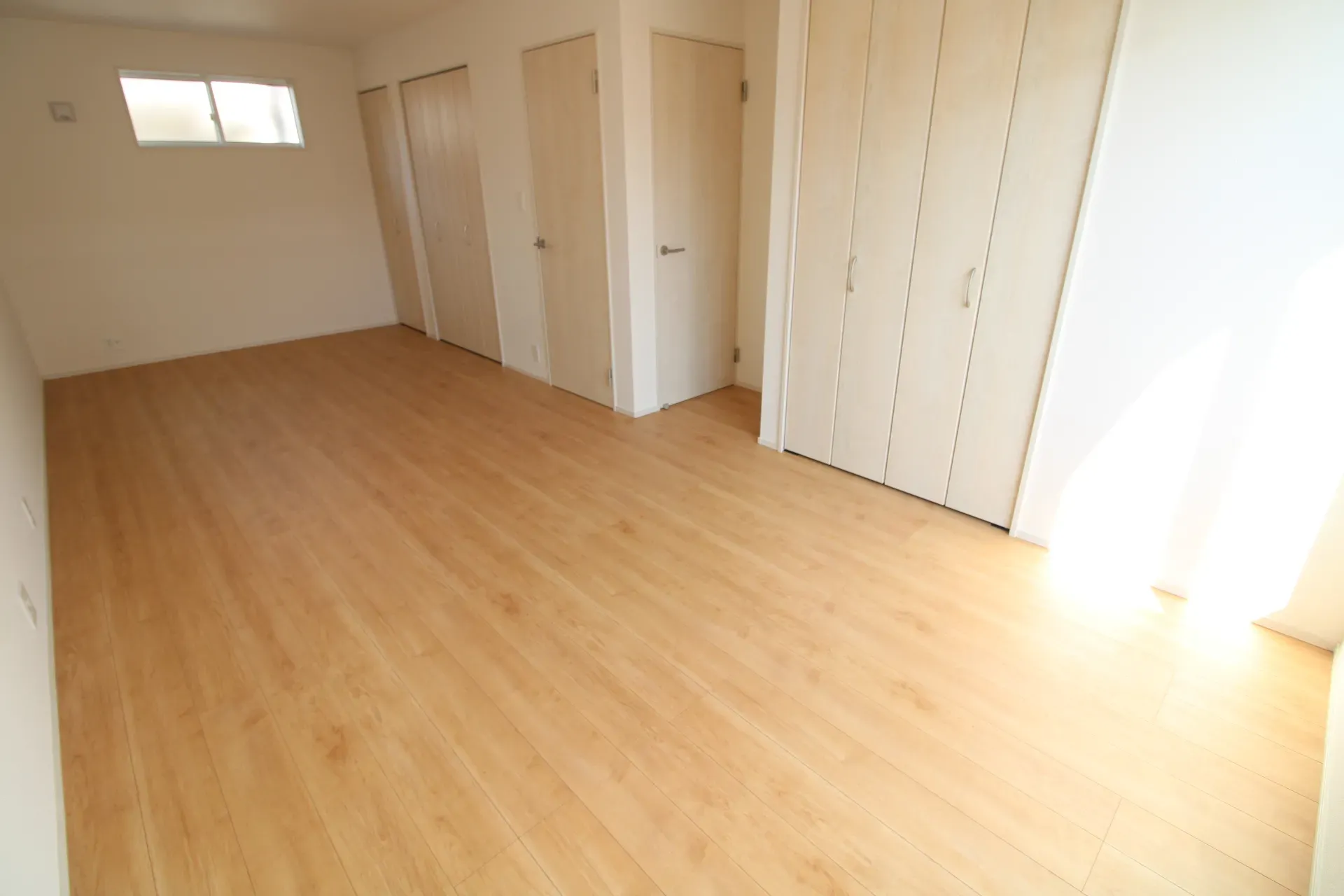 洋室(6.0帖+5.6帖)