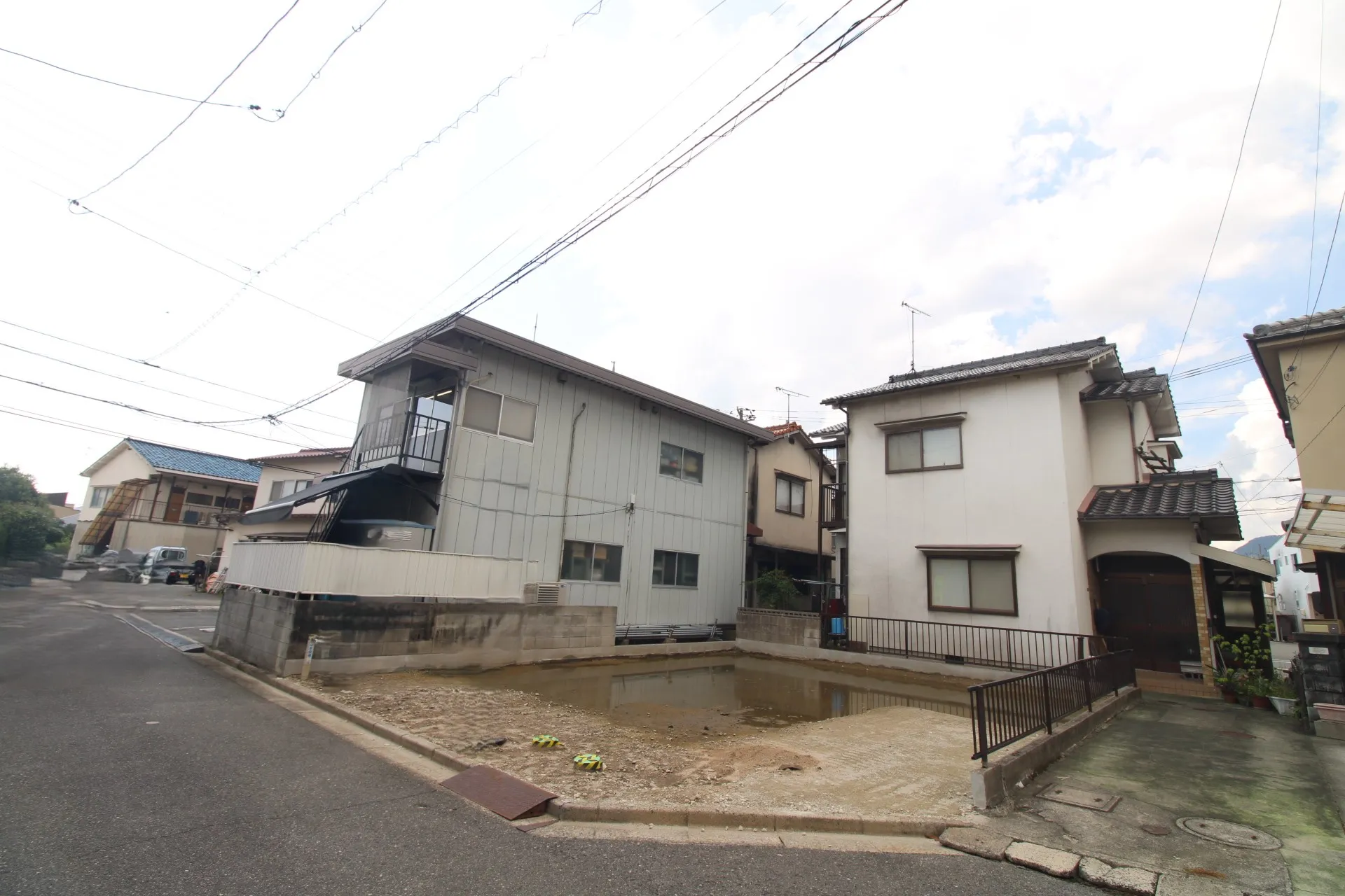 前面道路から見た宅地