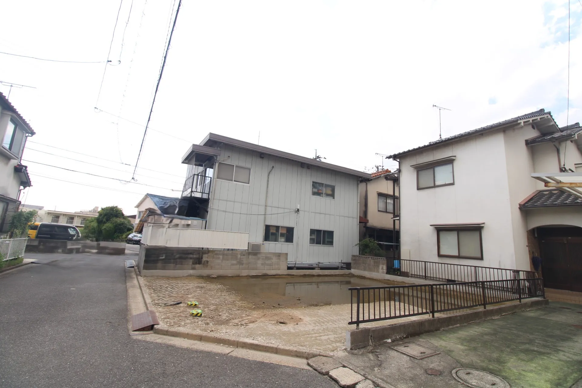 前面道路から見た宅地