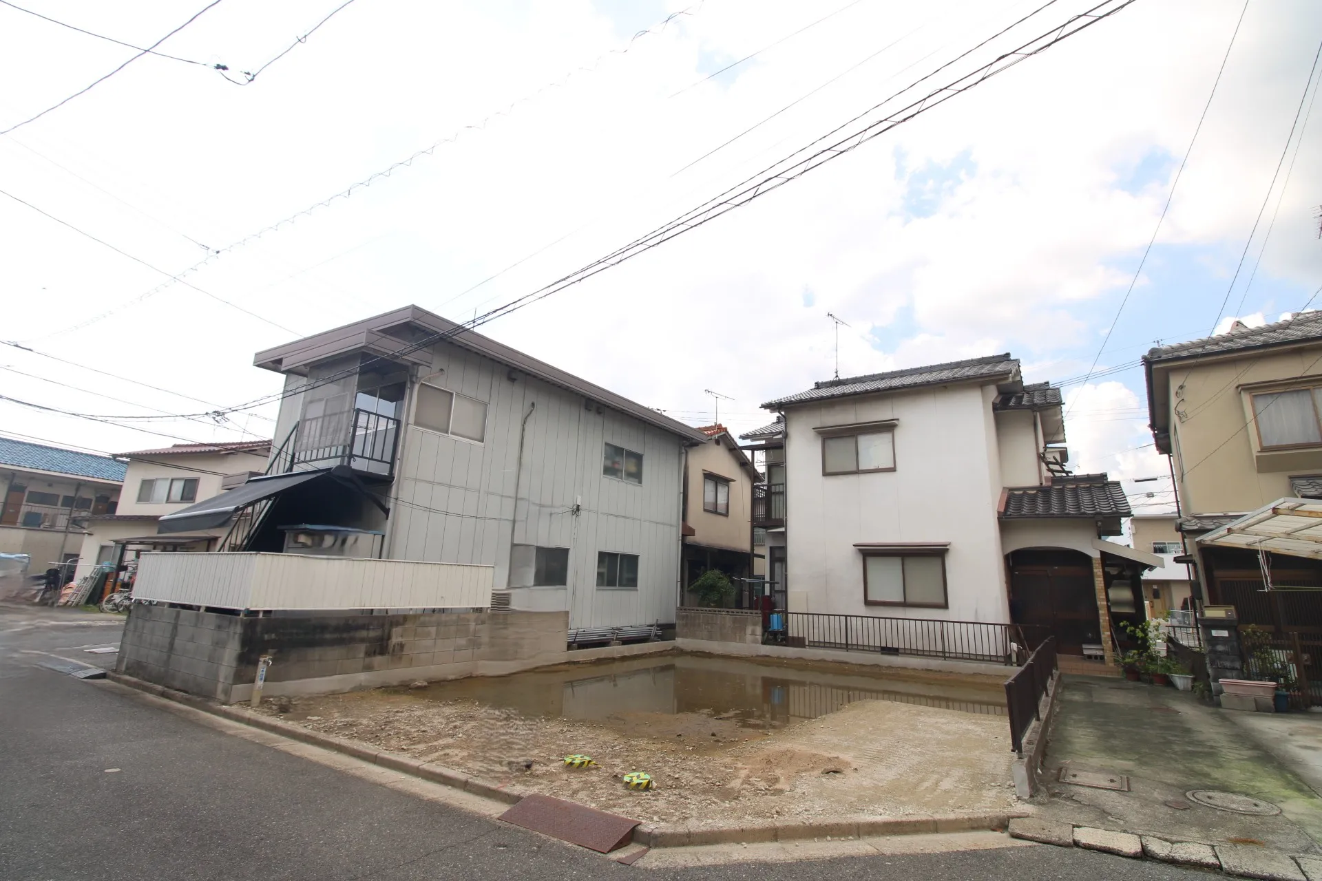 前面道路から見た宅地