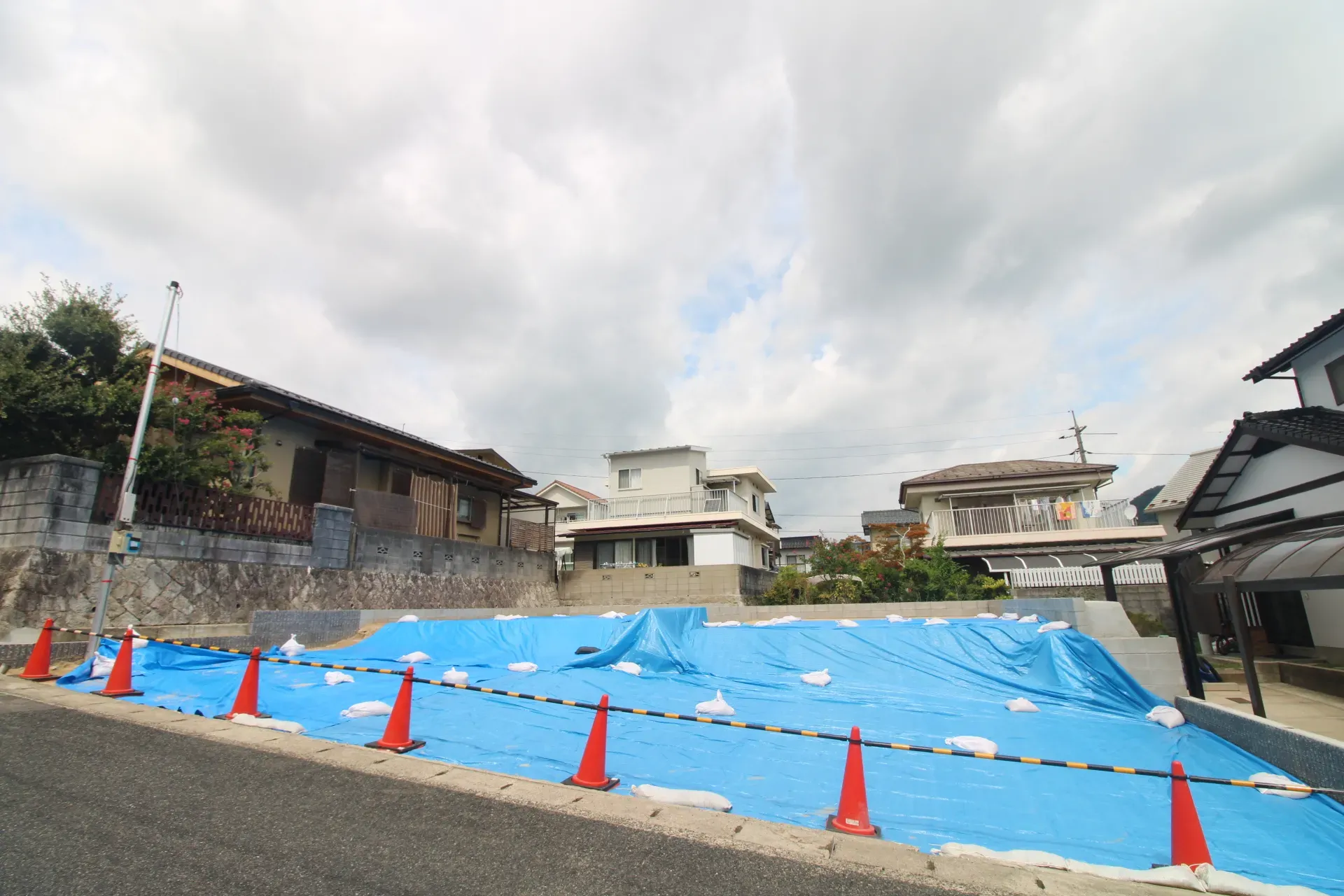 前面道路から見た宅地
