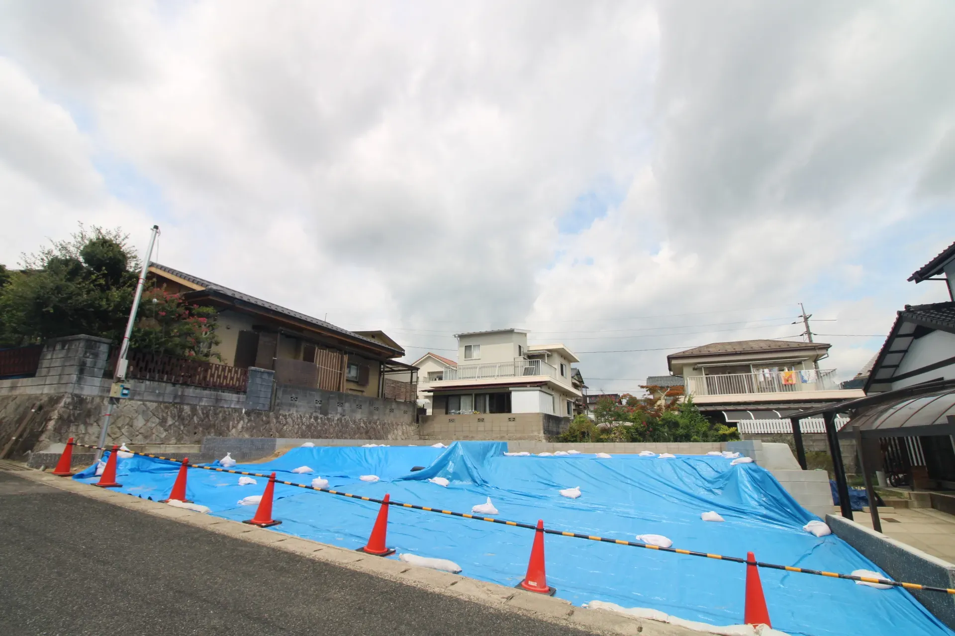前面道路から見た宅地