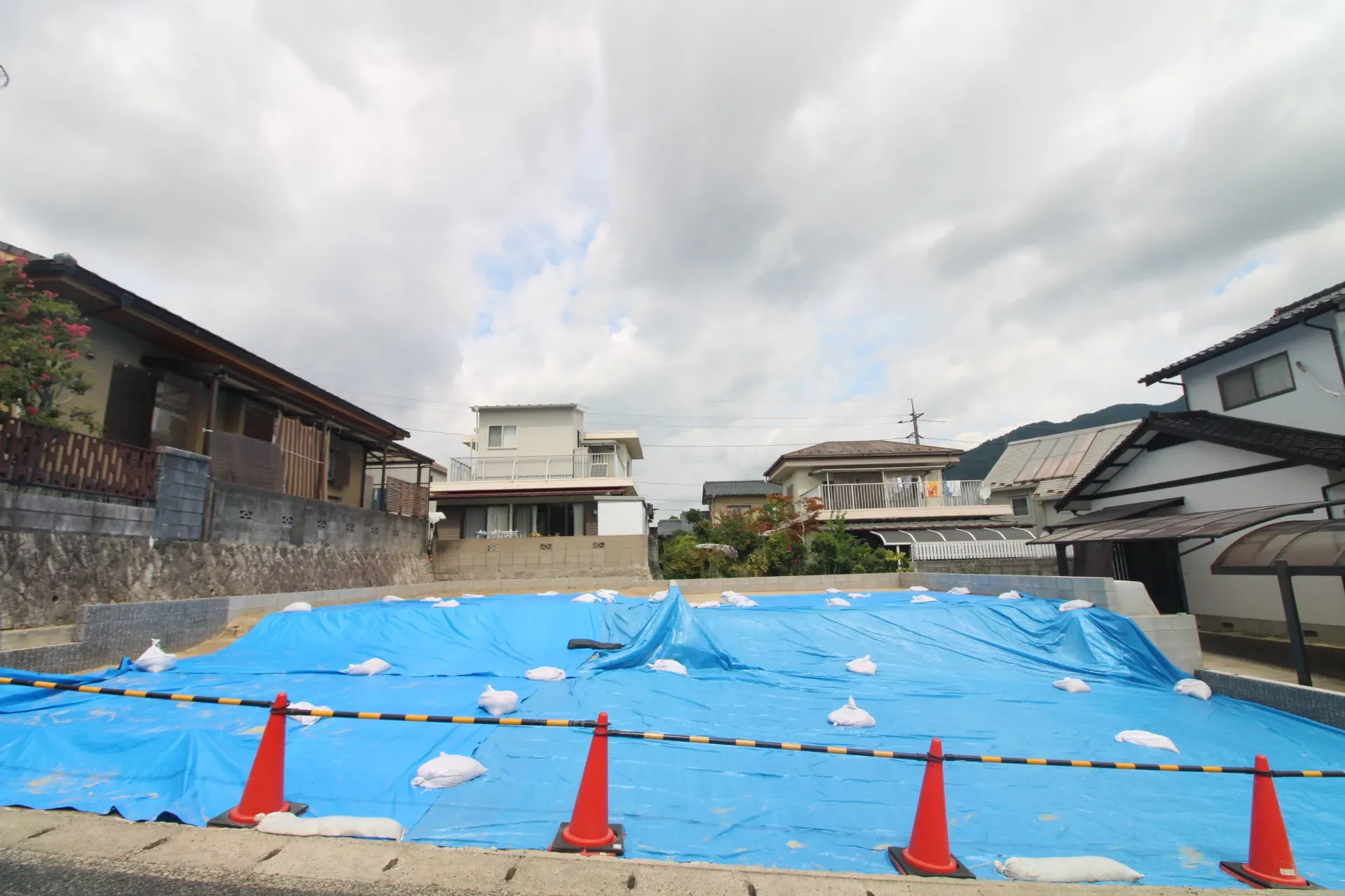 前面道路から見た宅地