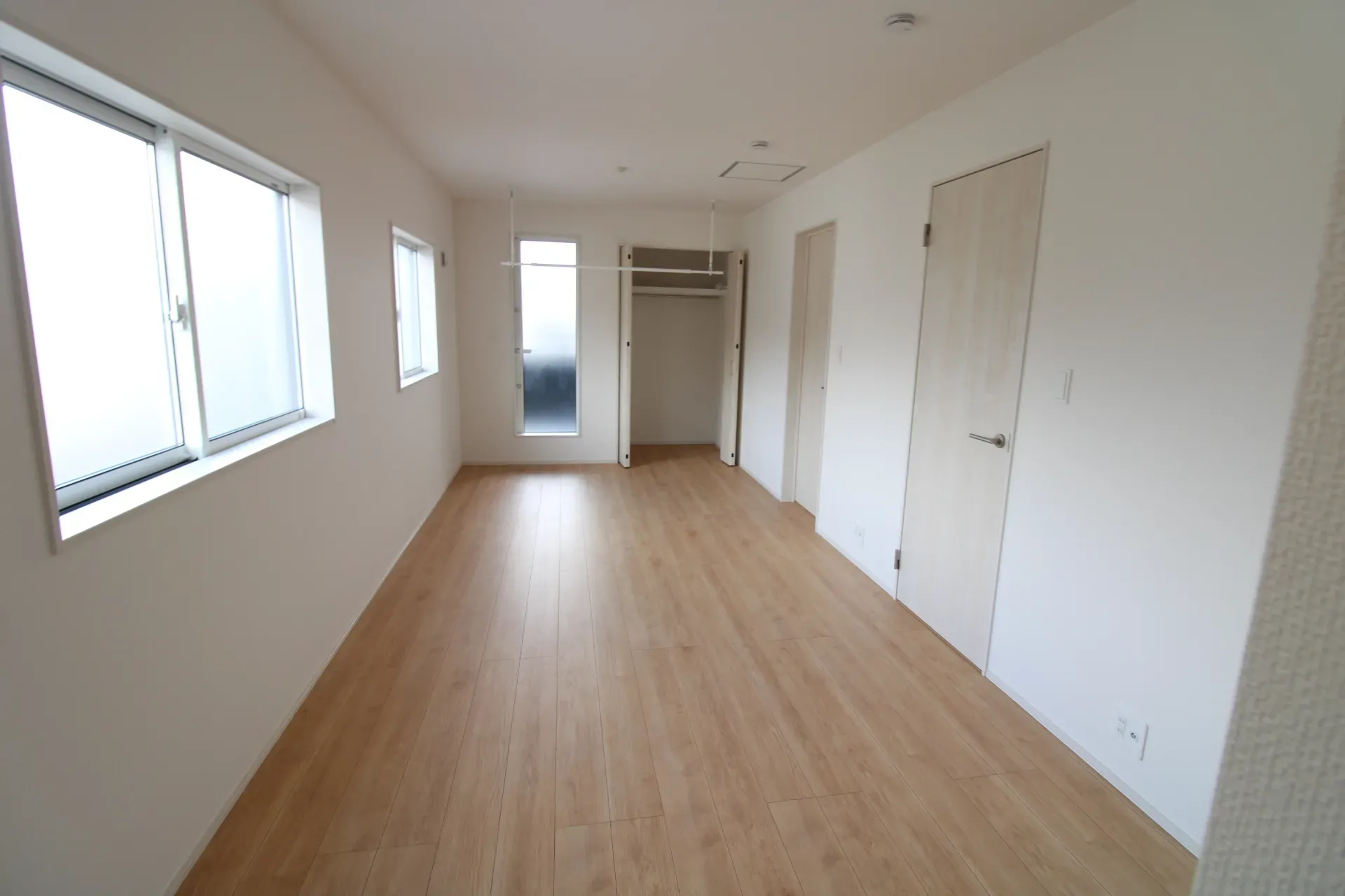 洋室(4.5帖+5.25帖)