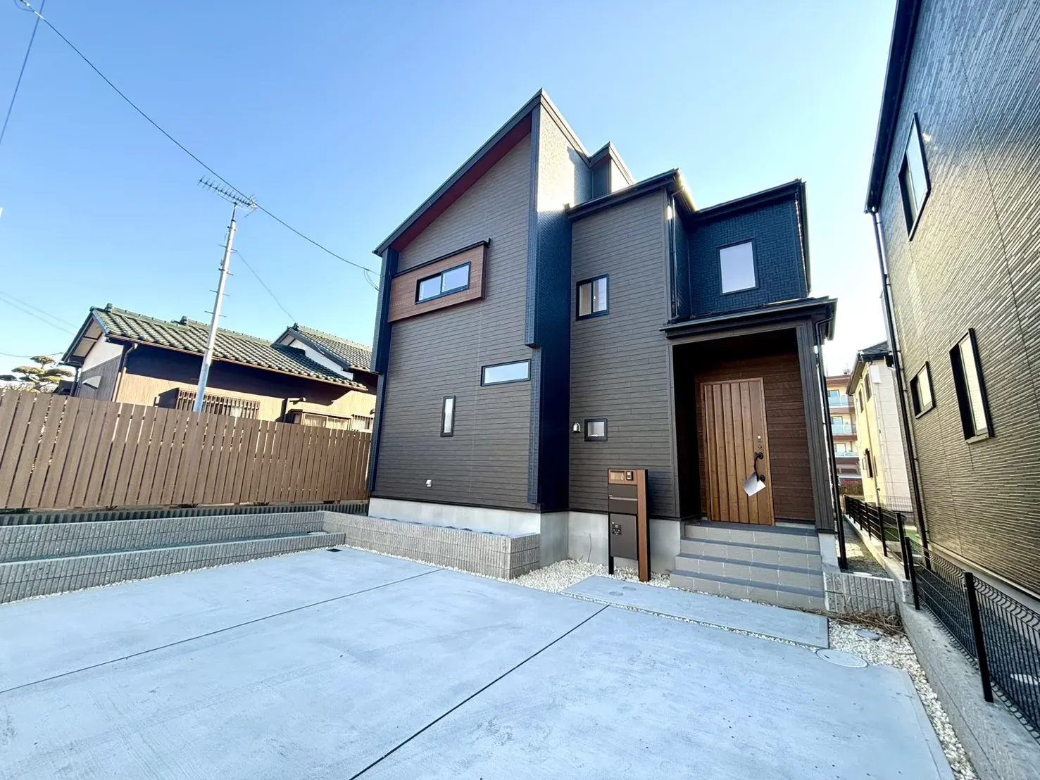 ②号棟外観写真