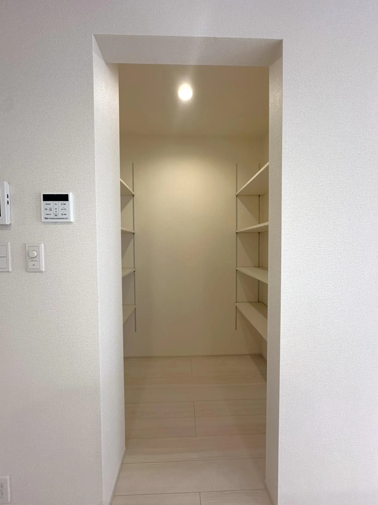 ①　パントリー