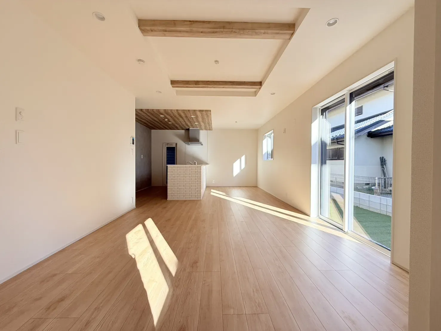 【リビングダイニング】