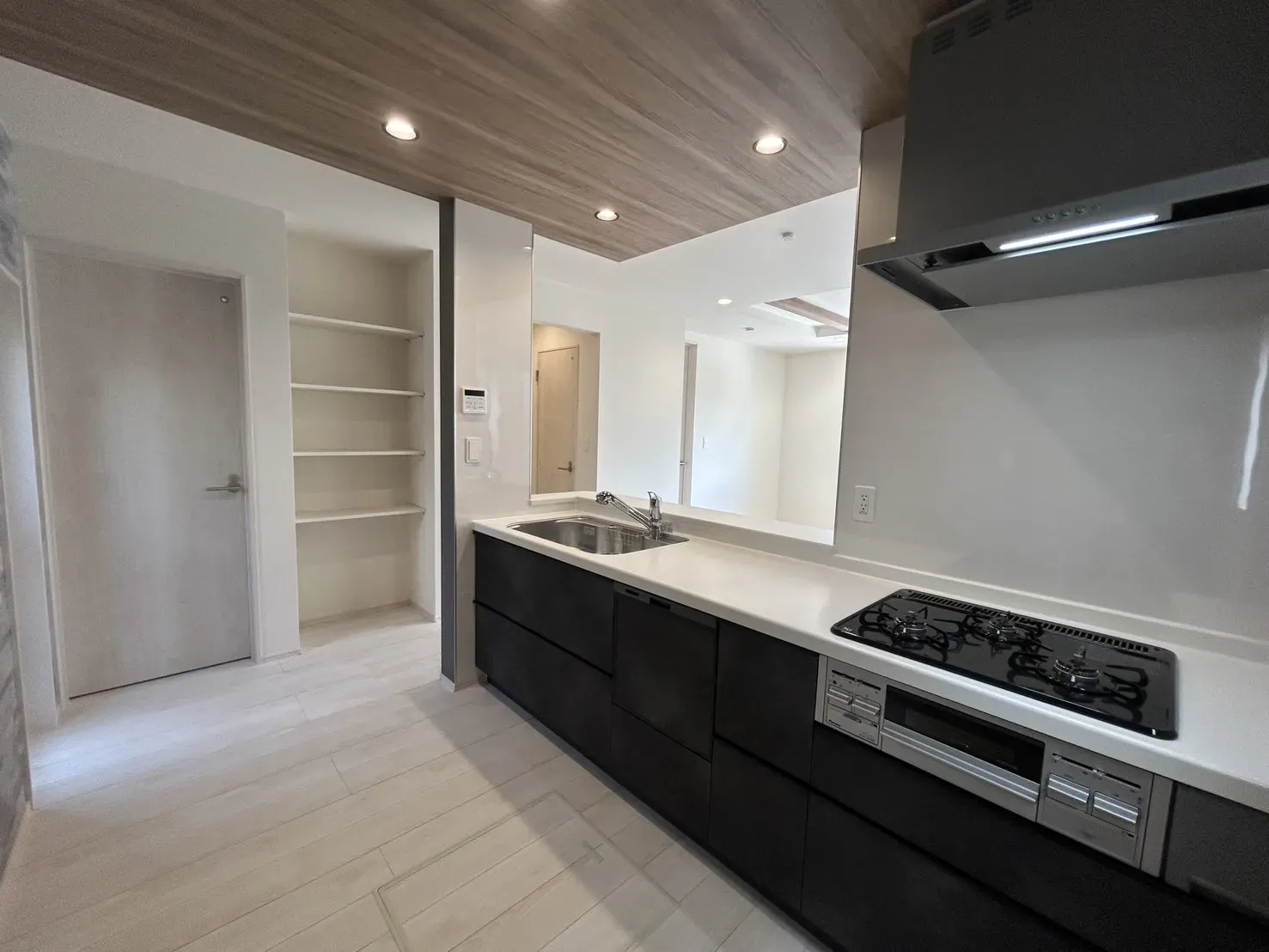 【②号棟キッチン】