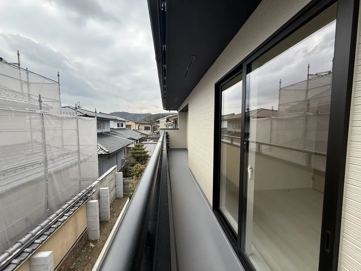 【バルコニー】