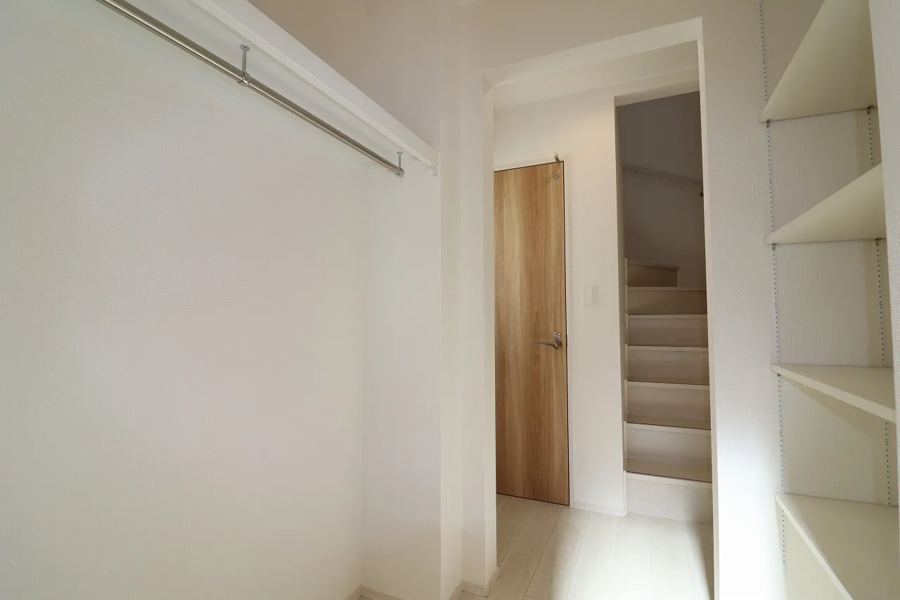 ③号棟　1階廊下収納