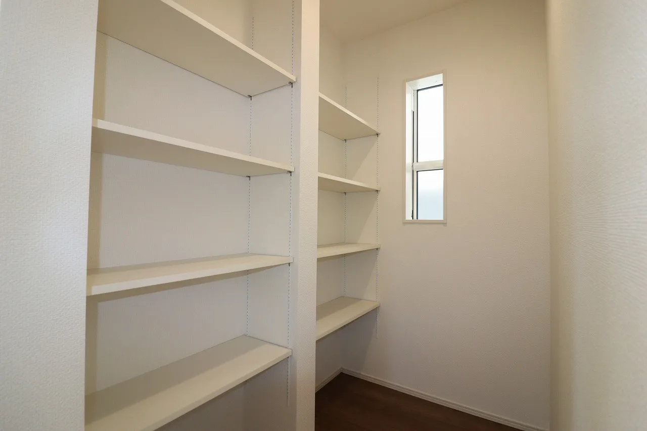 ④号棟　　パントリー