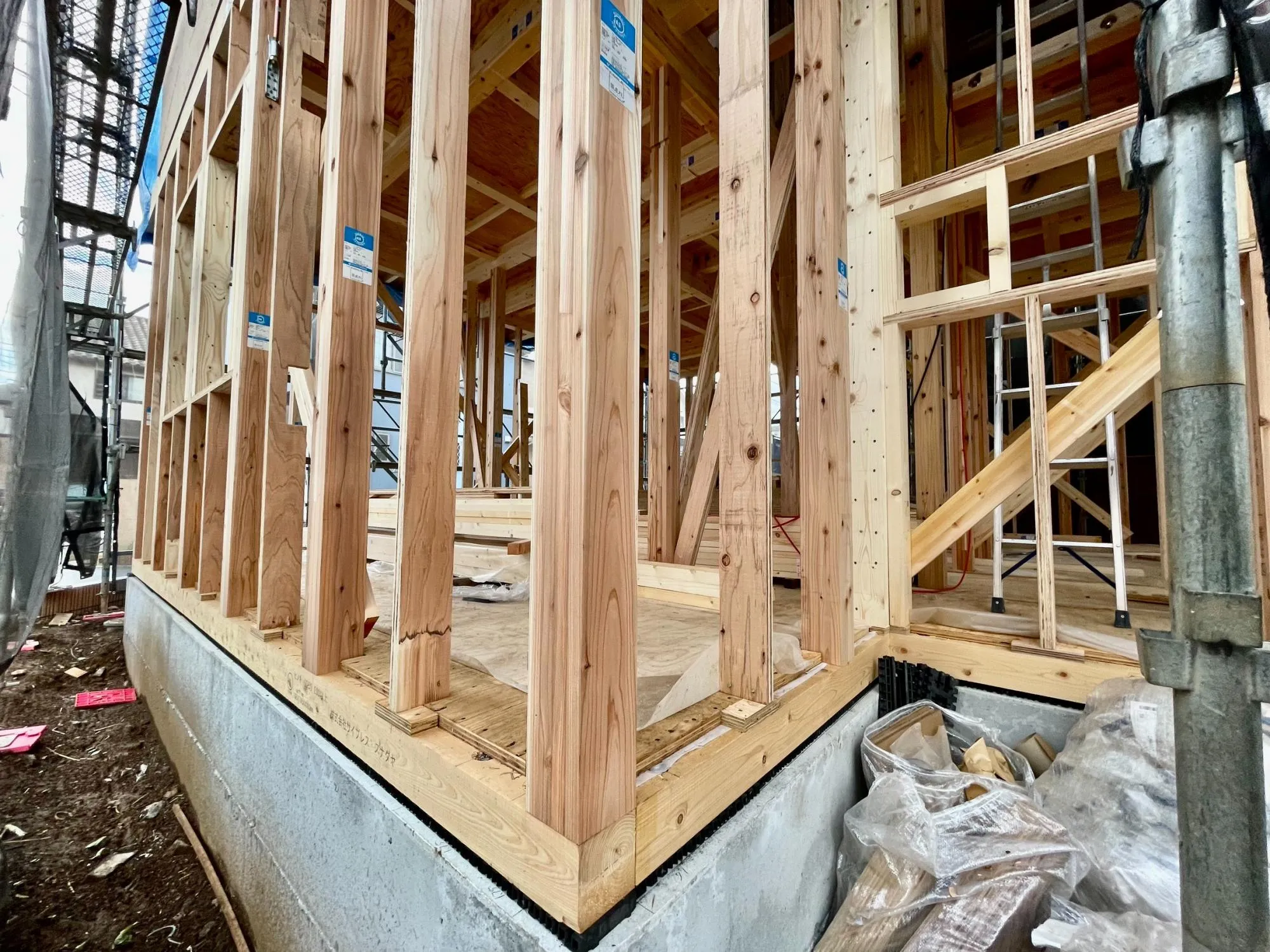 【外観　建築中】