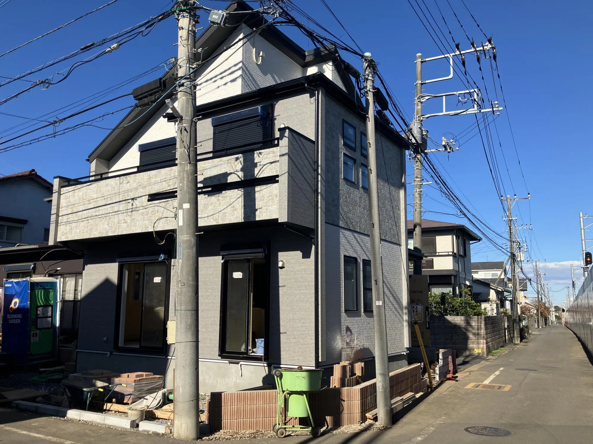 【外観　建築中】