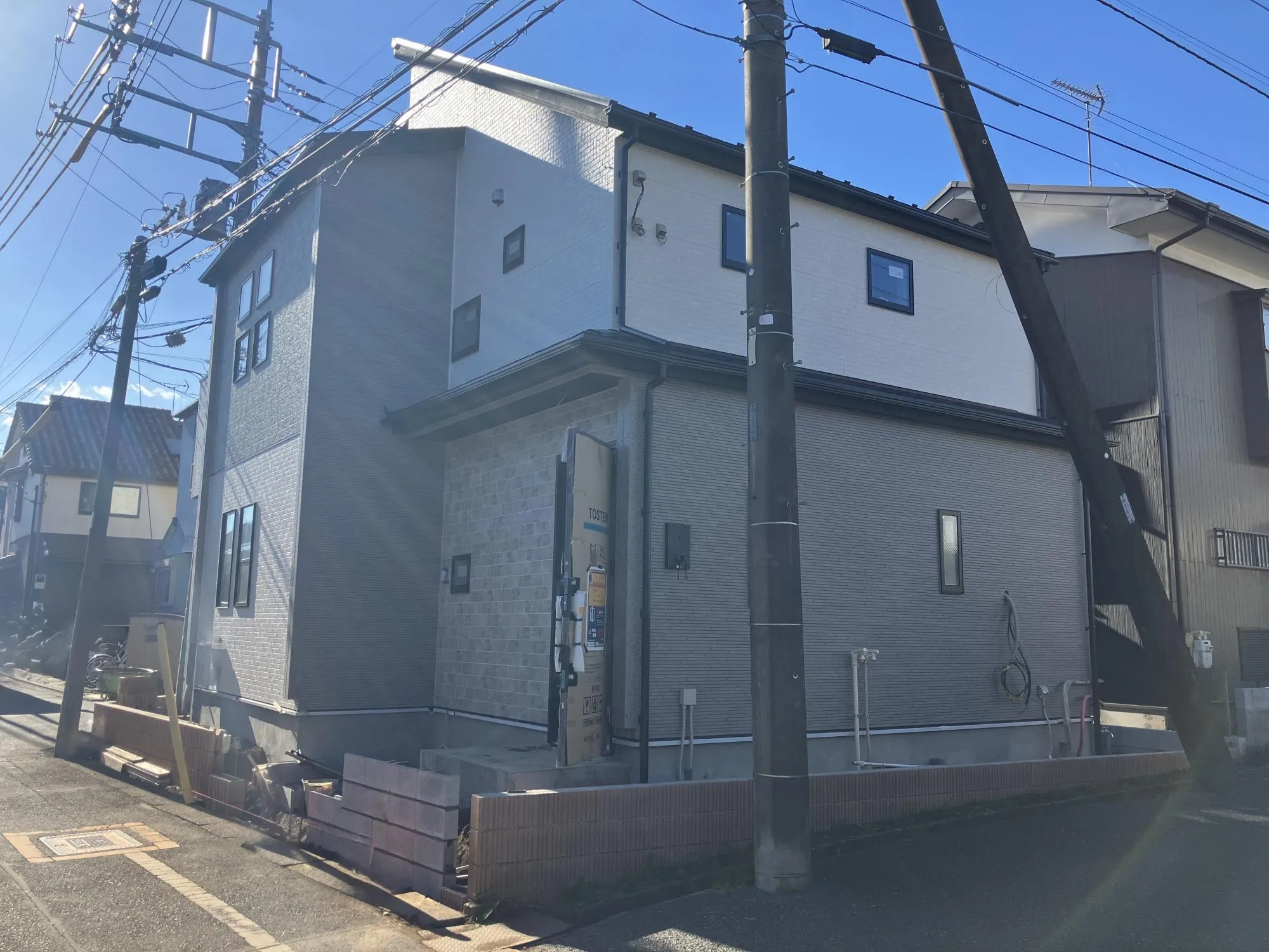 【外観　建築中】