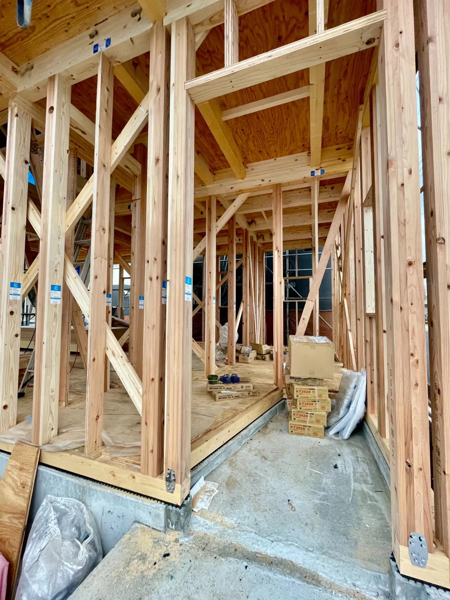 【外観　建築中】